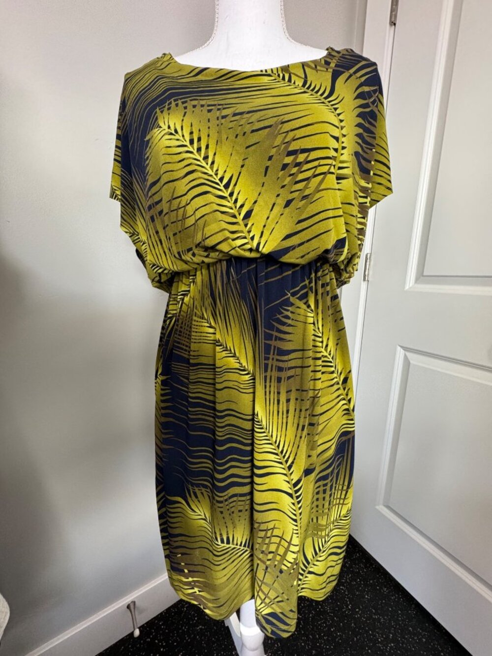 Valerie Bertinelli Womens Tropical Palm Print Dress 8 Yellow & Black Travel - Picture 13 of 16